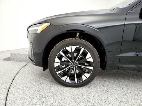 New 2026 Volvo XC60 B5 Plus w/ Protection Package Premier AWD/4WD image 29