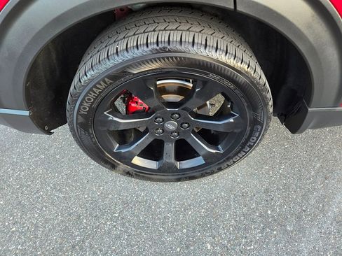 Used 2021 Ford Explorer XLT image 11