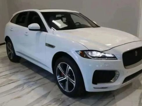 Used 2020 Jaguar F-PACE S image 3