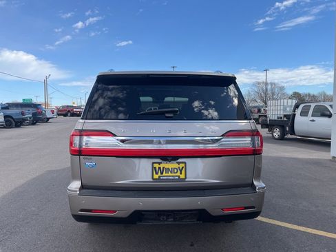 Used 2019 Lincoln Navigator Reserve image 8