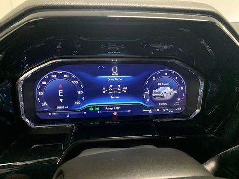Used 2023 Chevrolet Silverado 1500 LT AWD/4WD image 42