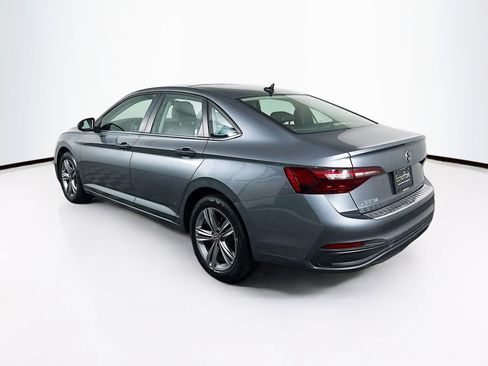 Used 2024 Volkswagen Jetta SE image 5