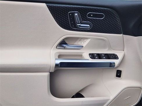 Certified 2026 Mercedes-Benz GLB 250 4MATIC image 10