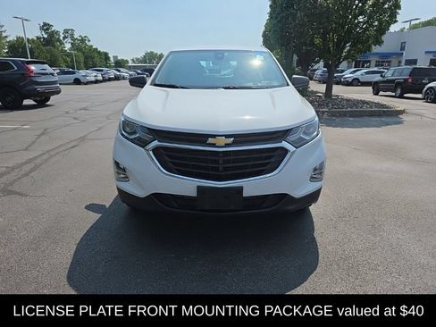 Used 2020 Chevrolet Equinox LS AWD/4WD image 2