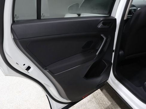 Used 2021 Volkswagen Tiguan S image 17