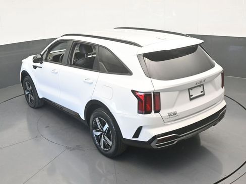 Used 2023 Kia Sorento S image 53