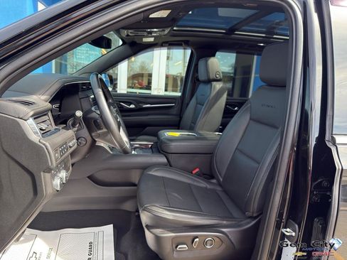 Used 2023 GMC Yukon XL Denali AWD/4WD image 19