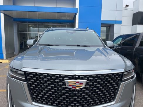 Used 2024 Cadillac Escalade ESV Premium Luxury image 20