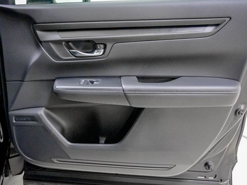 Certified 2025 Honda CR-V EX image 31