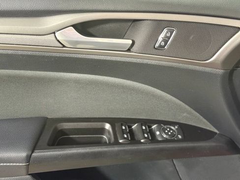 Used 2017 Ford Fusion SE FWD image 23