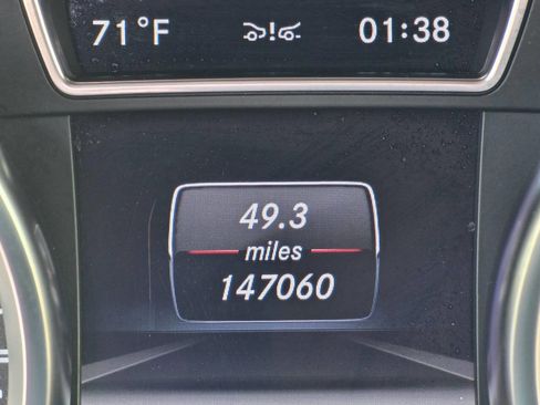 Used 2013 Mercedes-Benz ML 63 AMG 4MATIC image 19