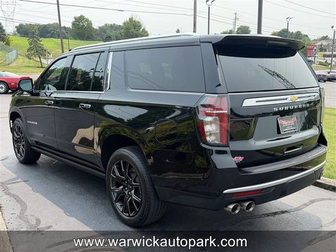 Used 2023 Chevrolet Suburban High Country w/ Premium Package AWD/4WD image 15