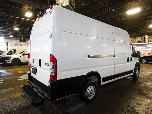 Used 2023 RAM ProMaster 3500 w/ Lane Management Group FWD image 6