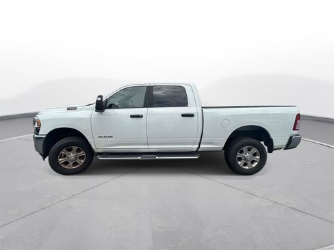 Used 2024 RAM 2500 Big Horn AWD/4WD image 9