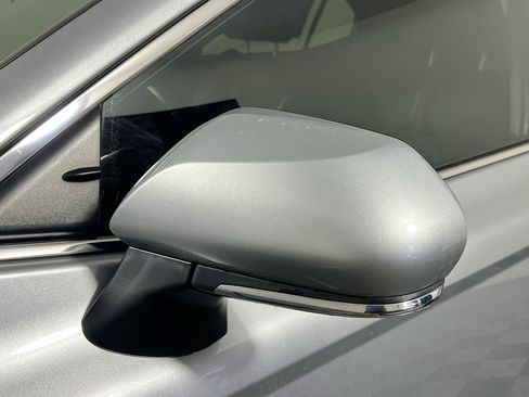 Used 2023 Toyota Camry SE image 12