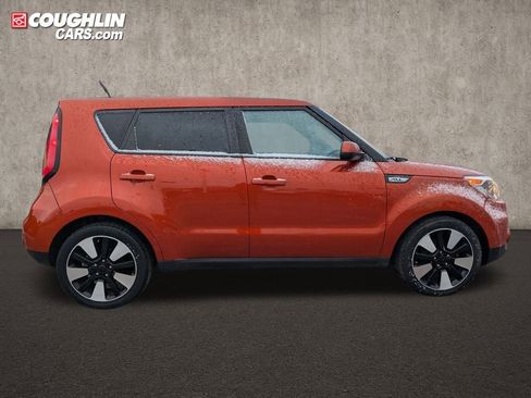 Used 2019 Kia Soul + image 8