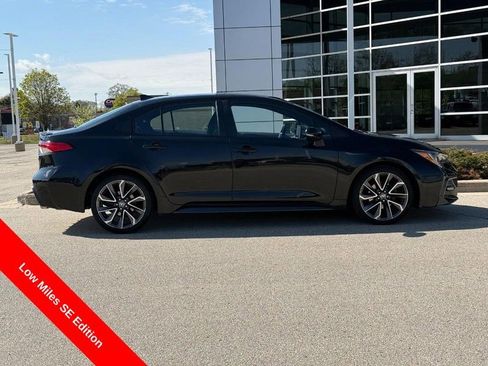 Used 2021 Toyota Corolla SE FWD image 2