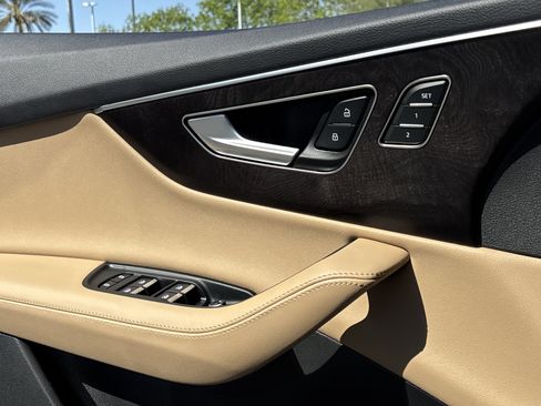 Used 2023 Audi Q7 2.0T Premium Plus w/ Premium Plus Package AWD/4WD image 21