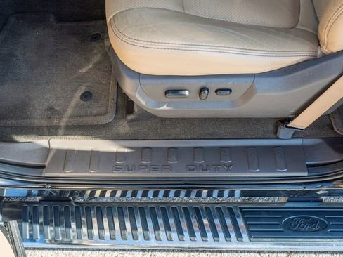 Used 2011 Ford F350 Lariat w/ Lariat Ultimate Pkg image 18