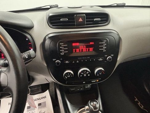 Used 2015 Kia Soul image 20