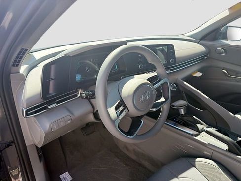 New 2026 Hyundai Elantra SE image 9