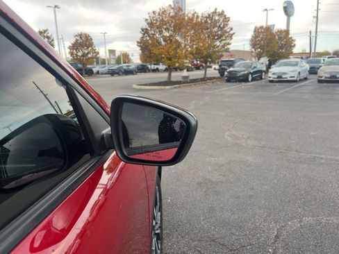 Certified 2022 Ford Escape SE w/ SE Sport Appearance Package image 7