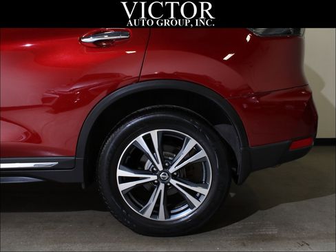 Used 2018 Nissan Rogue SL w/ Premium Package image 7