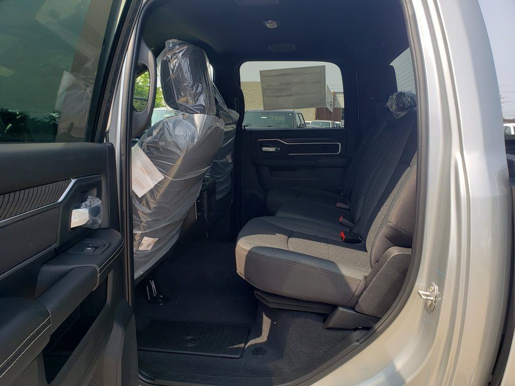 New 2026 RAM 3500 Big Horn AWD/4WD image 7