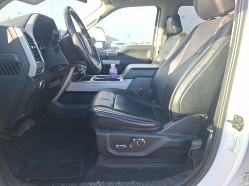 Used 2019 Ford F250 Lariat w/ Chrome Package image 7