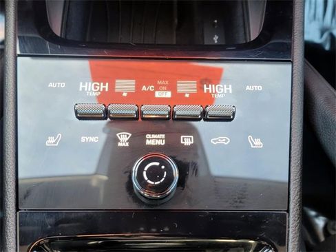 Used 2024 Porsche Cayenne image 28