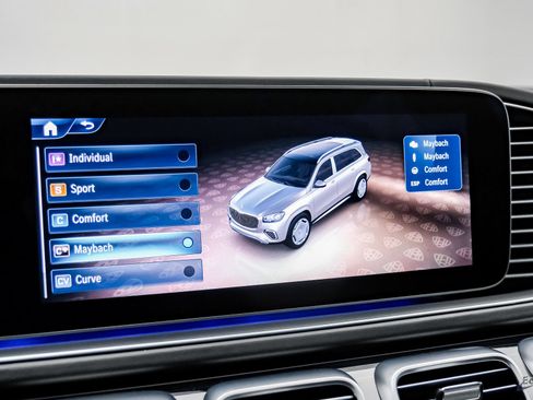 Used 2024 Mercedes-Benz Maybach GLS 600 4MATIC image 61
