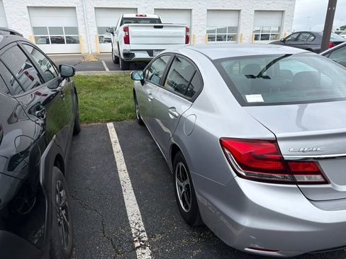 Used 2015 Honda Civic SE image 9