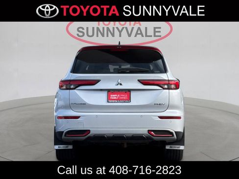 Used 2023 Mitsubishi Outlander SE image 8