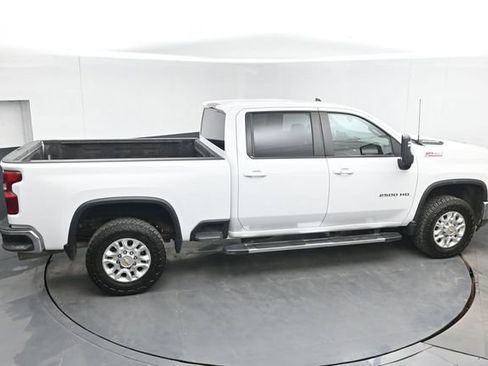 Used 2024 Chevrolet Silverado 2500 LT AWD/4WD image 38