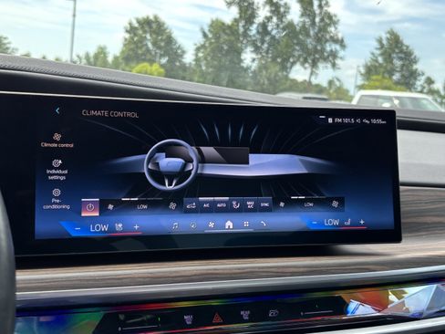 Used 2023 BMW 740i RWD image 29