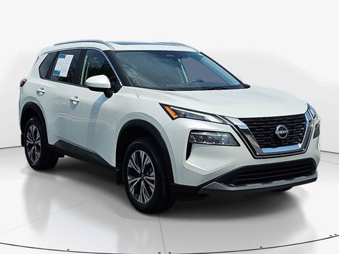 Used 2023 Nissan Rogue SV w/ SV Premium B Package FWD image 2