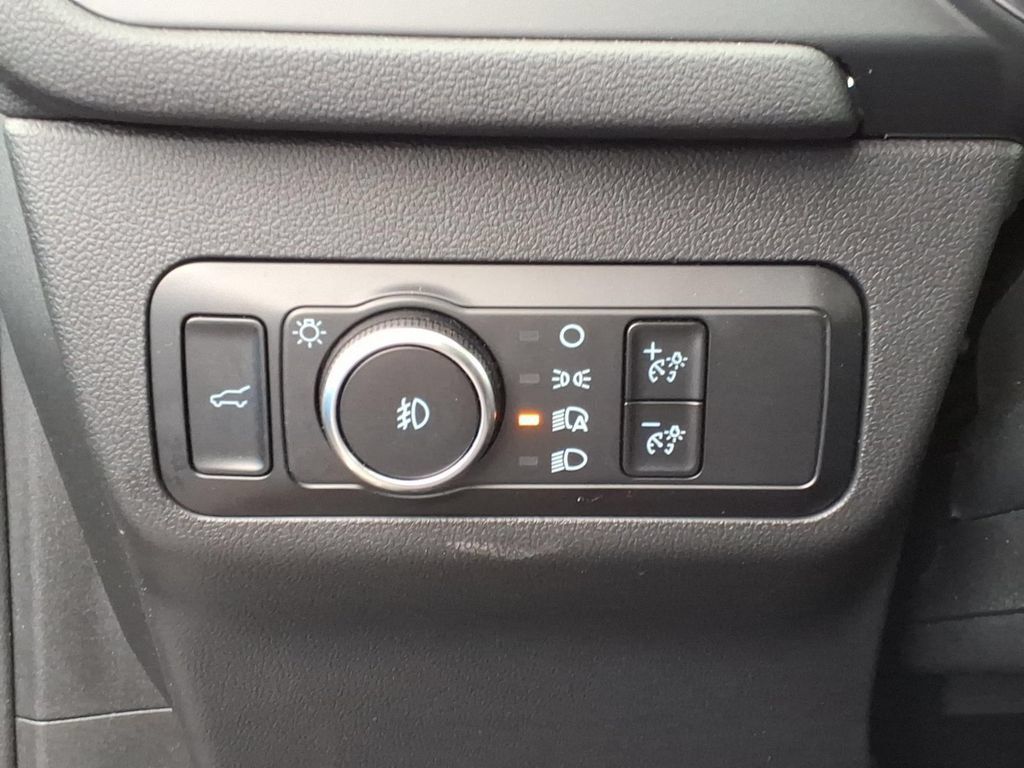 Used 2025 Ford Escape Platinum AWD/4WD image 19