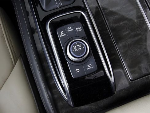 Used 2024 Nissan Armada Platinum w/ Cargo Package image 33