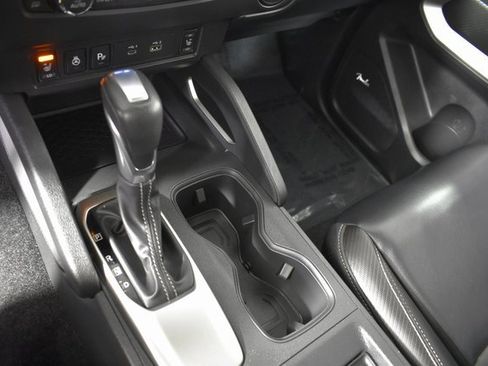 Certified 2024 Nissan Frontier SL image 25