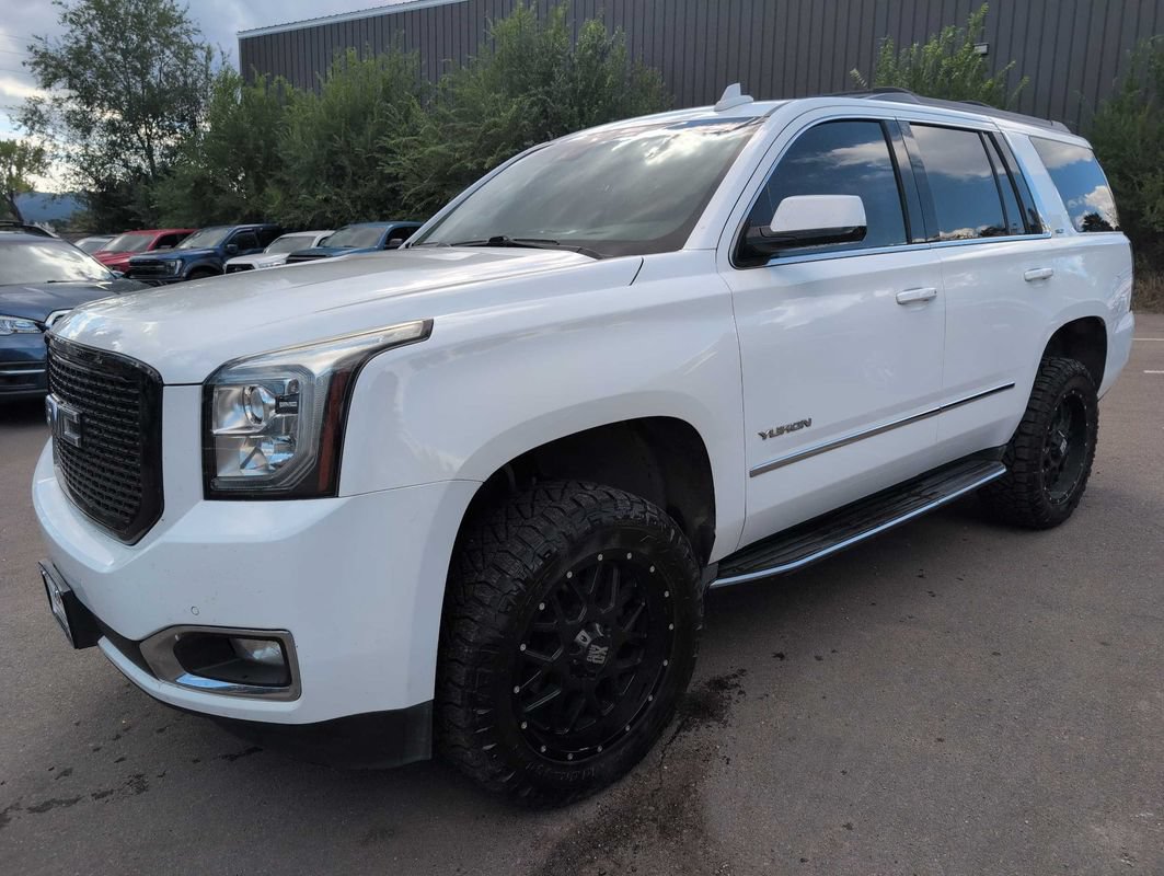 Used 2017 GMC Yukon SLT w/ Open Road Package AWD/4WD image 3