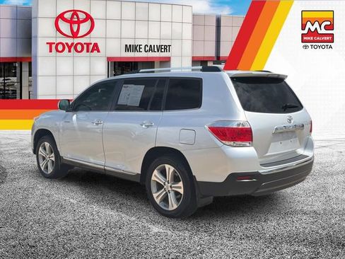 Used 2012 Toyota Highlander Limited FWD image 3