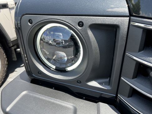 Used 2025 INEOS Grenadier Fieldmaster Edition image 9