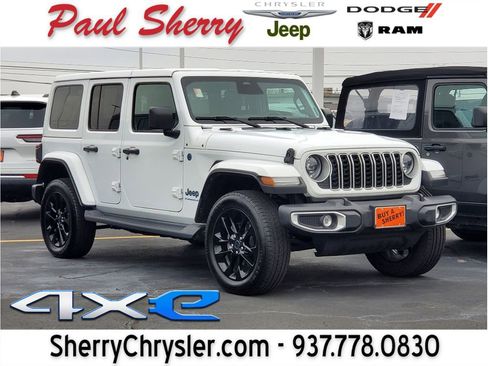 Used 2025 Jeep Wrangler Sahara image 1