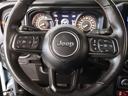Used 2024 Jeep Gladiator Mojave w/ Safety Group AWD/4WD image 3