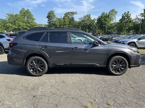 Certified 2025 Subaru Outback Onyx Edition image 9