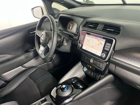 Used 2025 Nissan Leaf SV Plus image 30