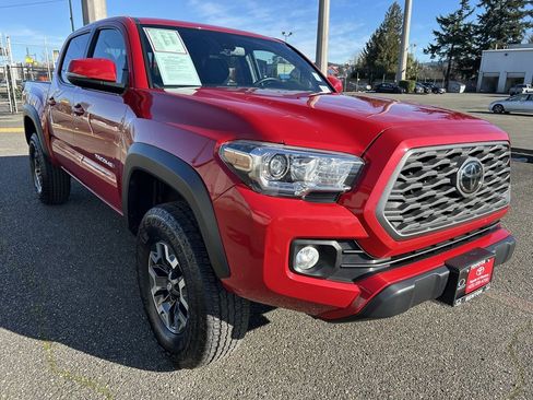 Certified 2023 Toyota Tacoma TRD Off-Road w/ Technology Package image 3