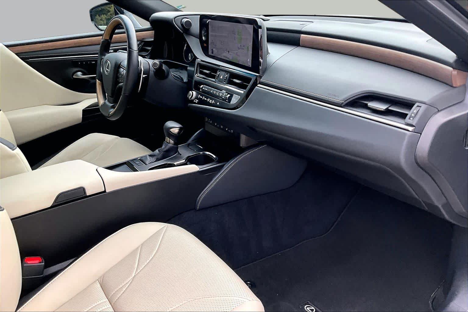 Used 2025 Lexus ES 350 Ultra Luxury w/ Accessory Package (Z2) FWD image 19