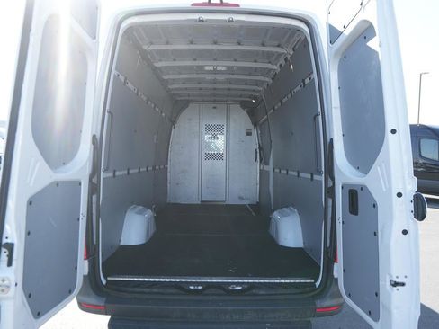 Used 2023 Mercedes-Benz Sprinter 2500 image 7