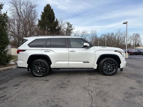 Used 2025 Toyota Sequoia Platinum image 10